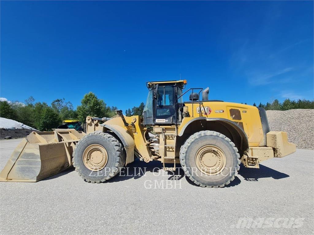 CAT 982M Фронтальные погрузчики