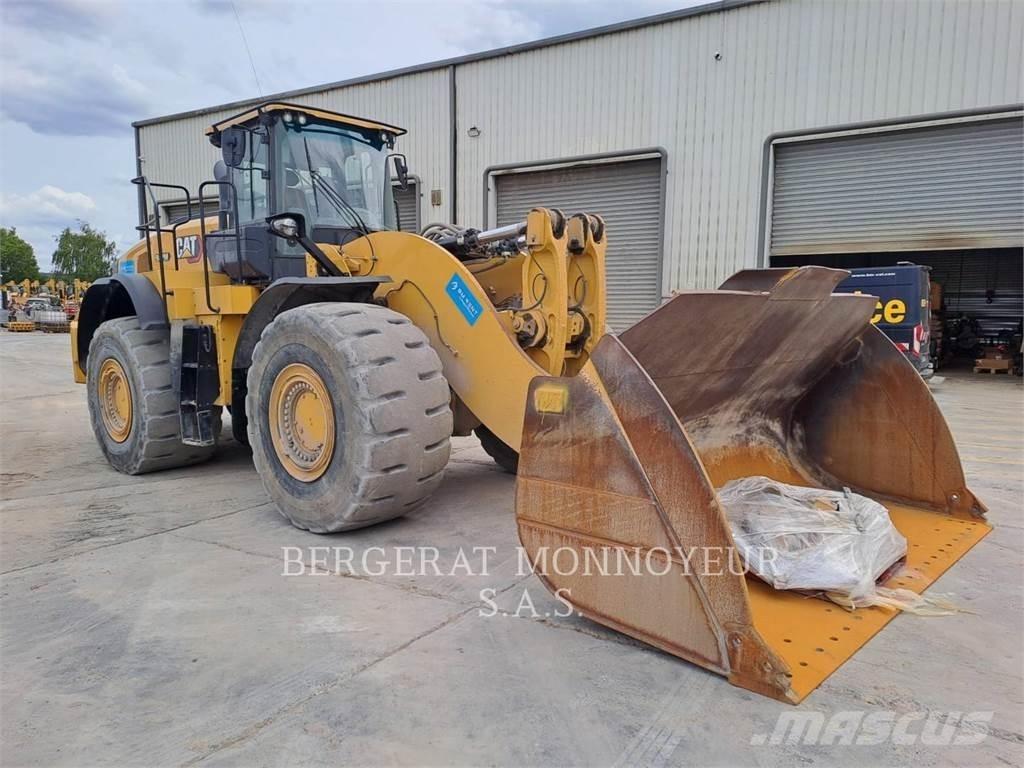 CAT 982M Фронтальные погрузчики