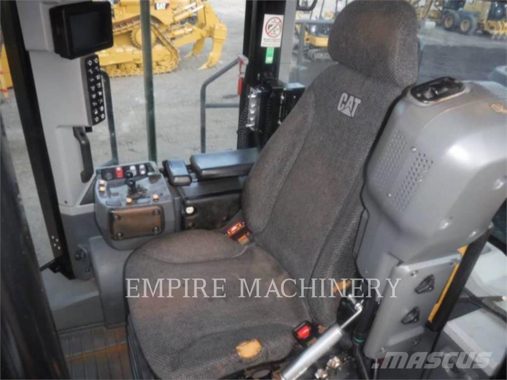 CAT 982M Фронтальные погрузчики