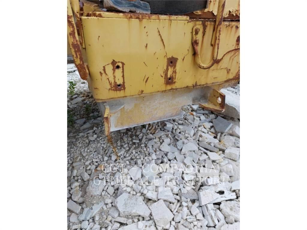 CAT 988 Фронтальные погрузчики