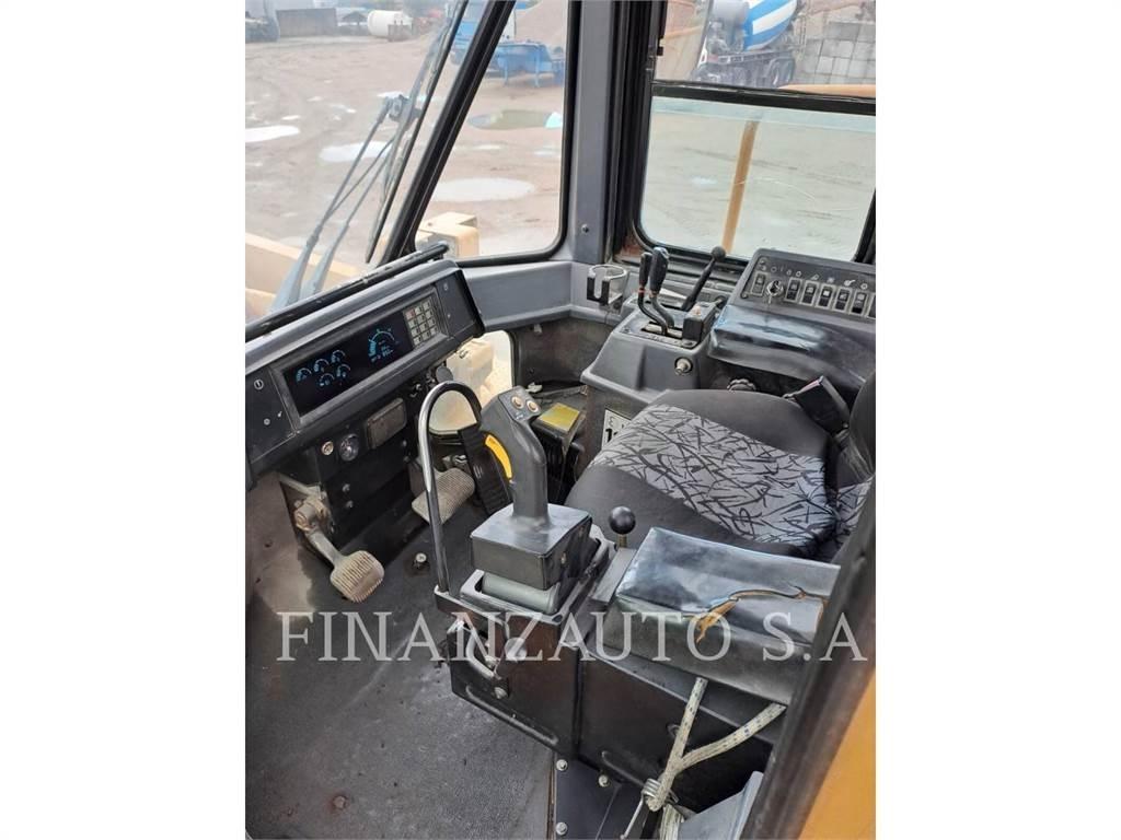 CAT 988F Фронтальные погрузчики