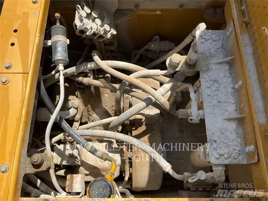 CAT 988H Фронтальные погрузчики