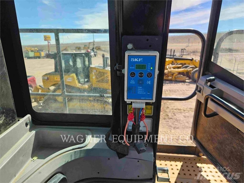 CAT 988K HL Фронтальные погрузчики