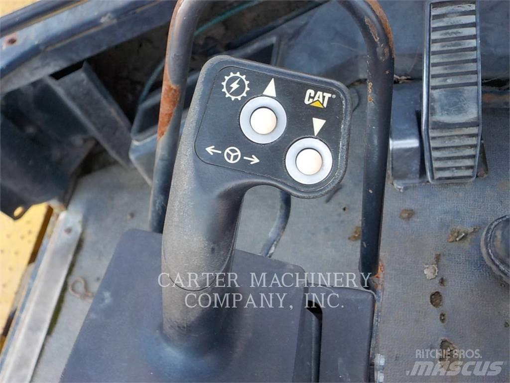 CAT 990 Фронтальные погрузчики