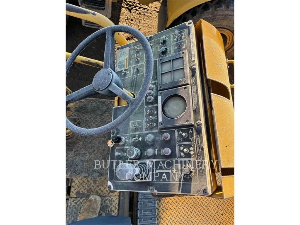 CAT AP-1000B Асфальтоукладчики