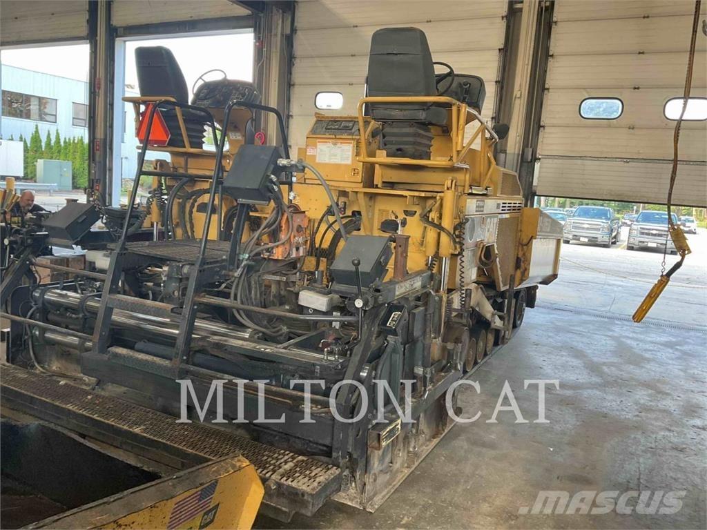 CAT AP-1055D Асфальтоукладчики