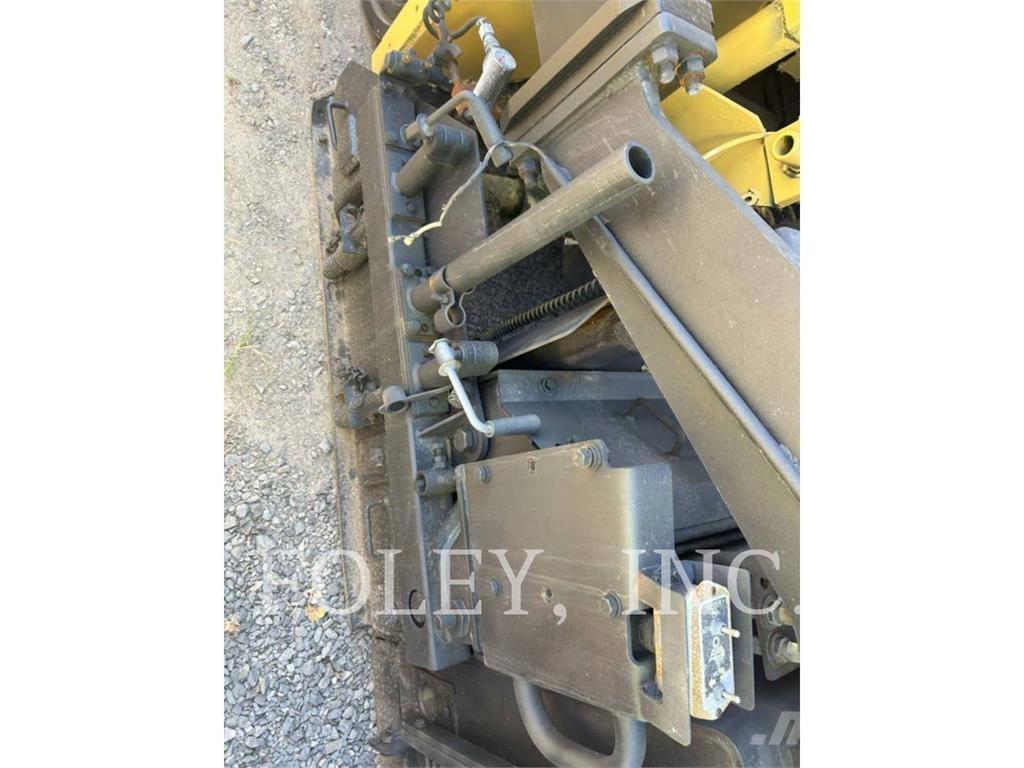 CAT AP-1055D Асфальтоукладчики