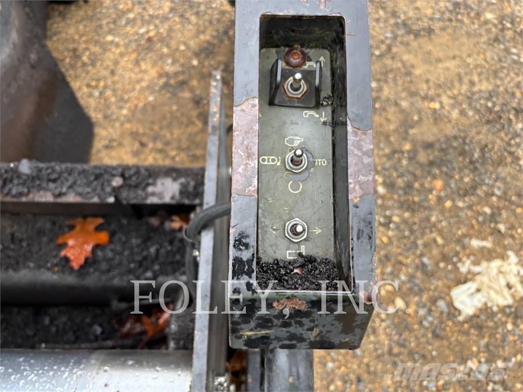 CAT AP-655D Асфальтоукладчики