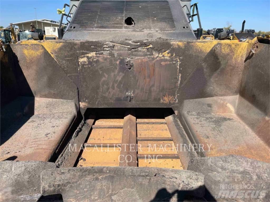 CAT AP1055F Асфальтоукладчики