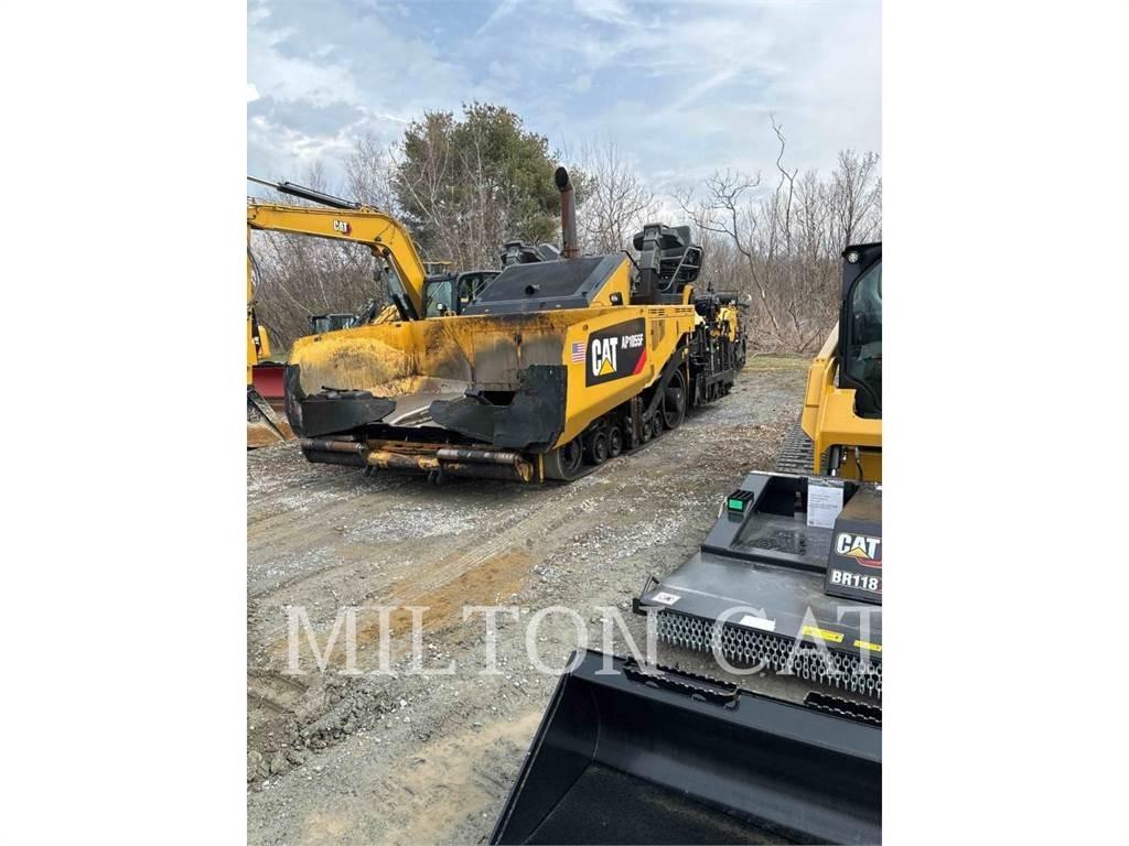 CAT AP1055F Асфальтоукладчики