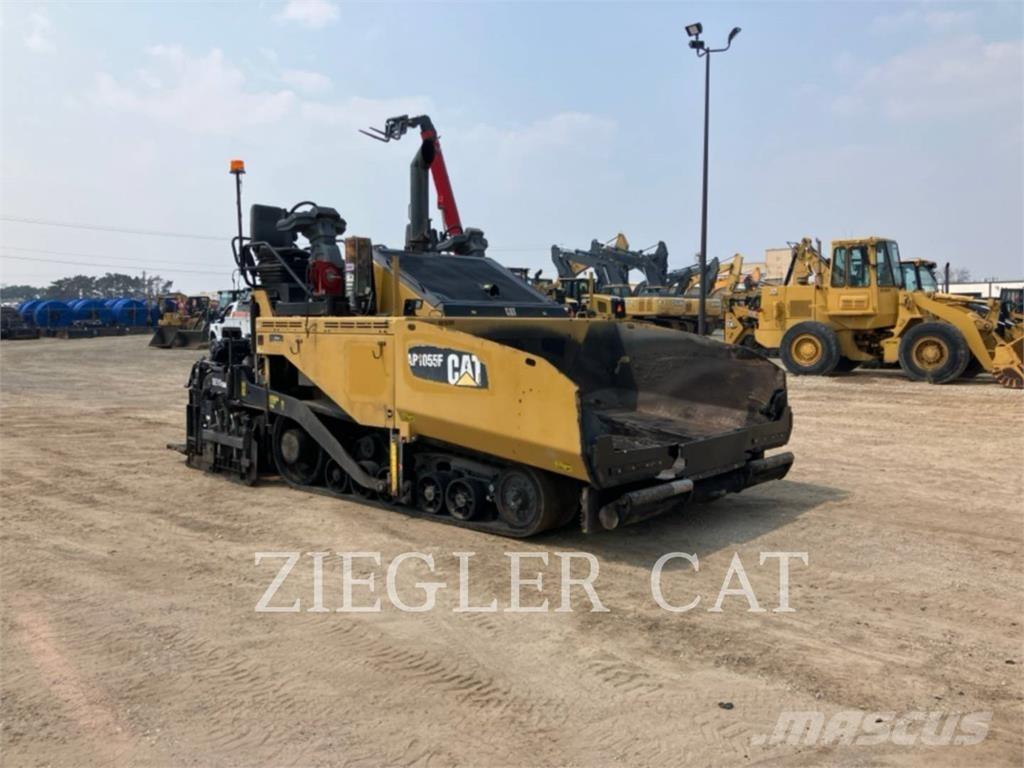 CAT AP1055F Асфальтоукладчики
