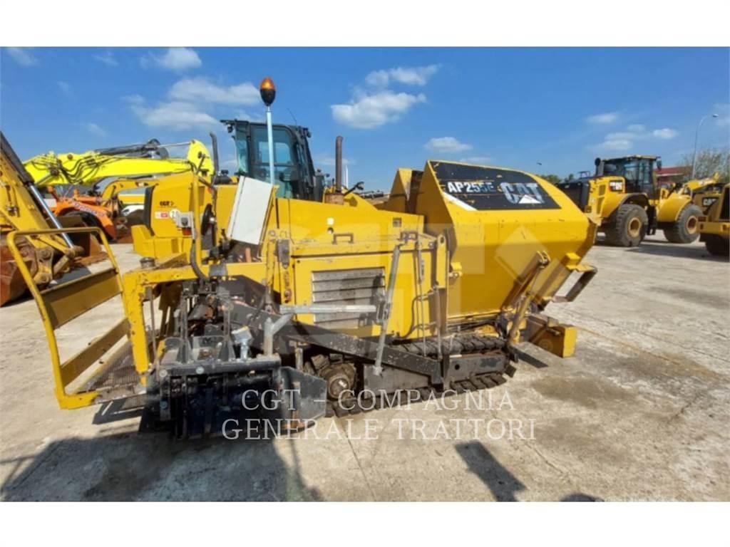 CAT AP255E Асфальтоукладчики
