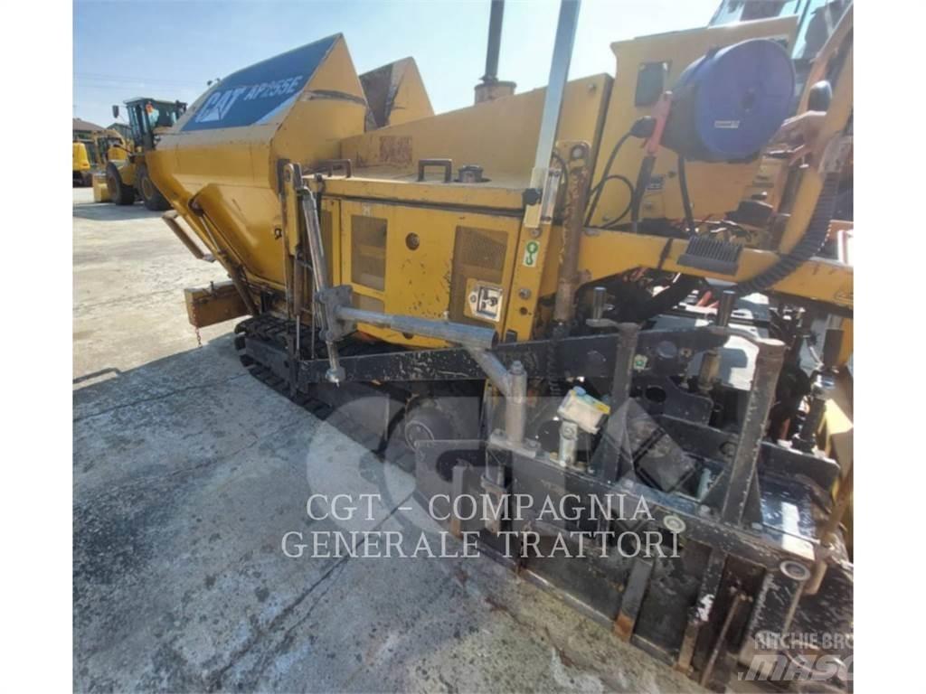 CAT AP255E Асфальтоукладчики