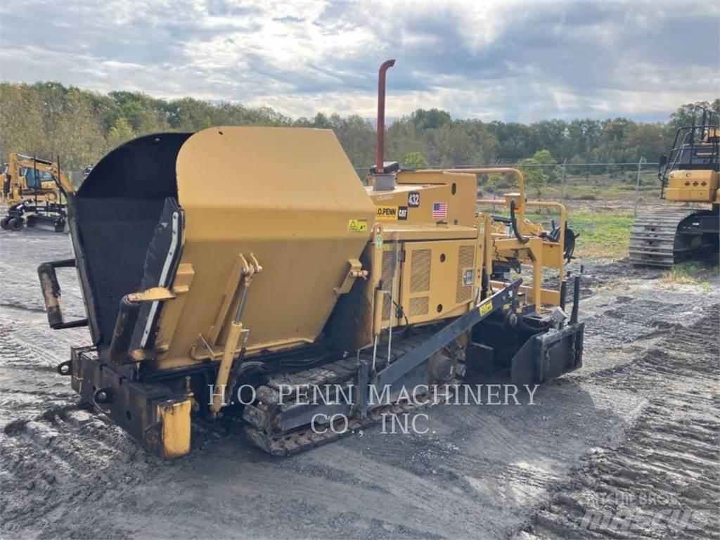 CAT AP255E Асфальтоукладчики