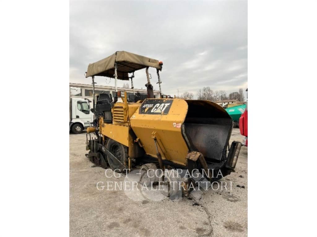 CAT AP300 Асфальтоукладчики