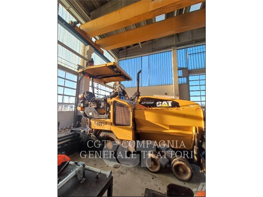 CAT AP300F Асфальтоукладчики