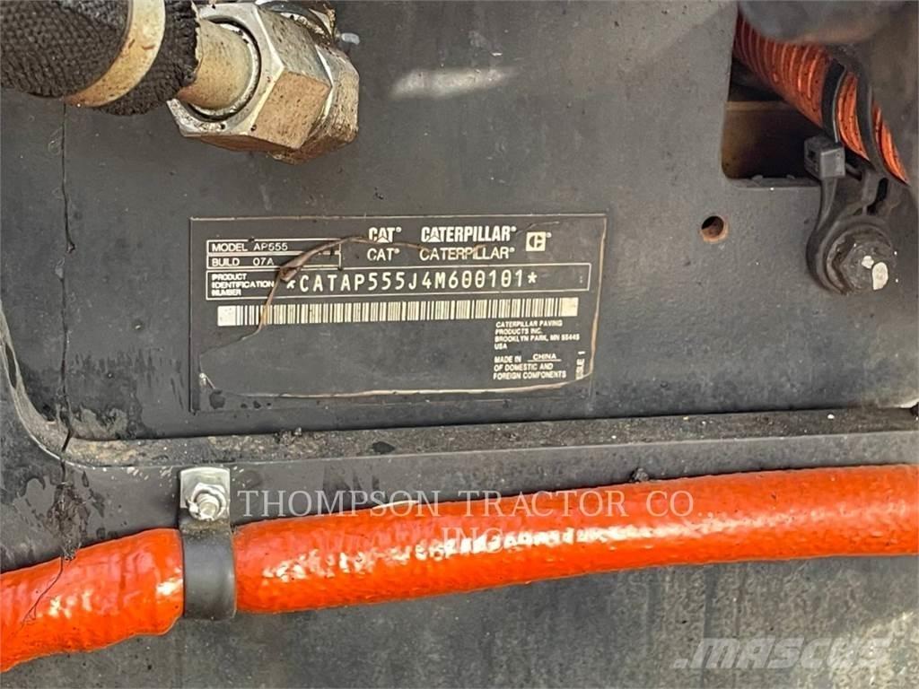 CAT AP555 Асфальтоукладчики