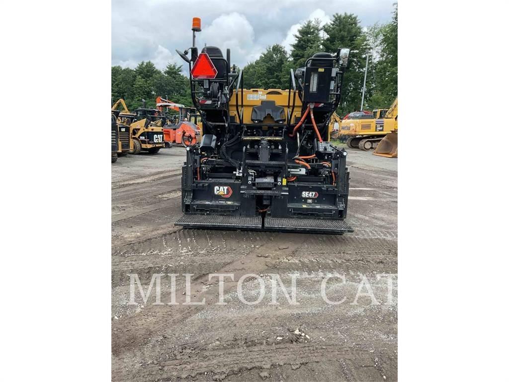 CAT AP555 Асфальтоукладчики