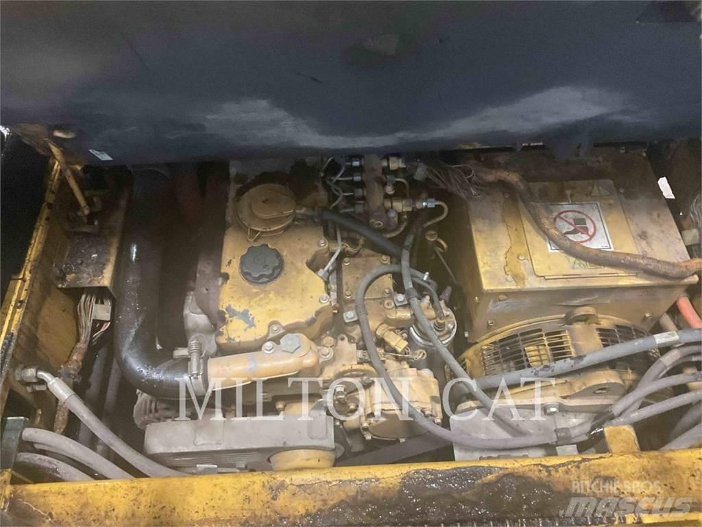 CAT AP555E Асфальтоукладчики