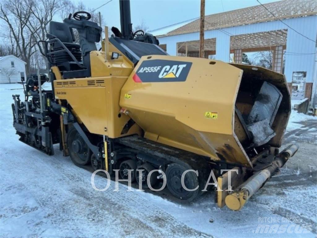 CAT AP555F Автогудронаторы