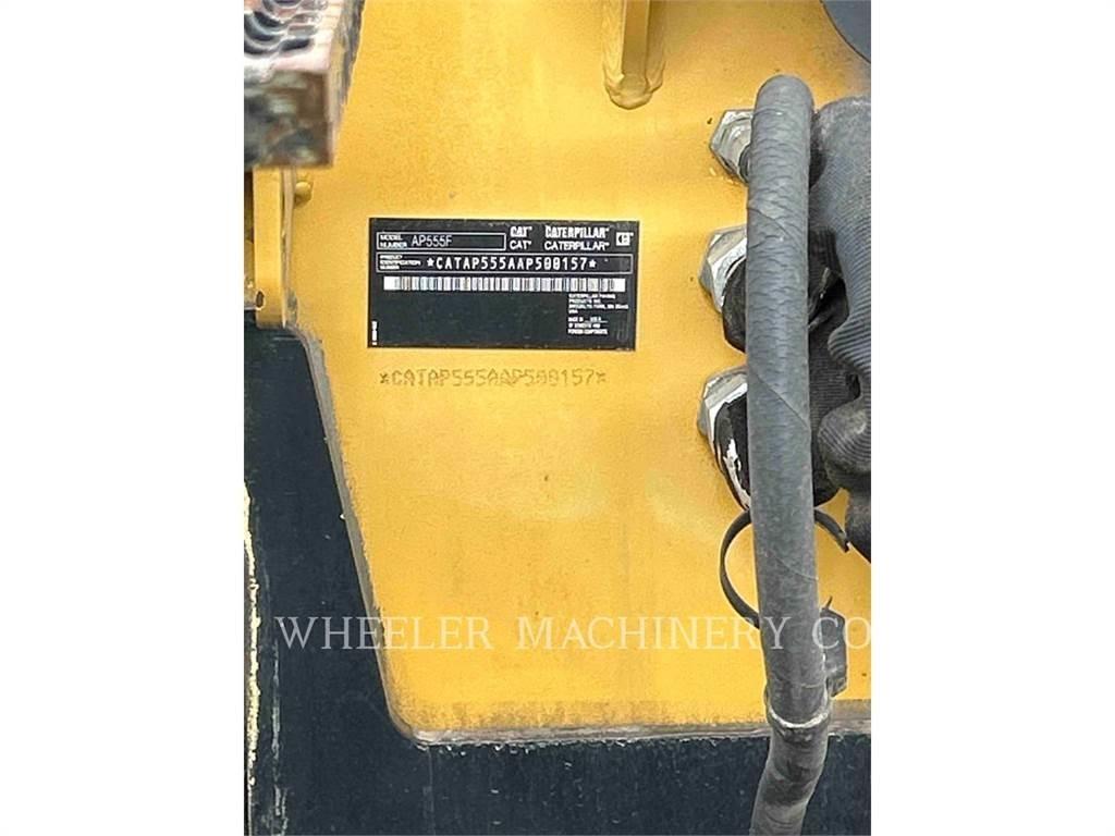 CAT AP555F Асфальтоукладчики