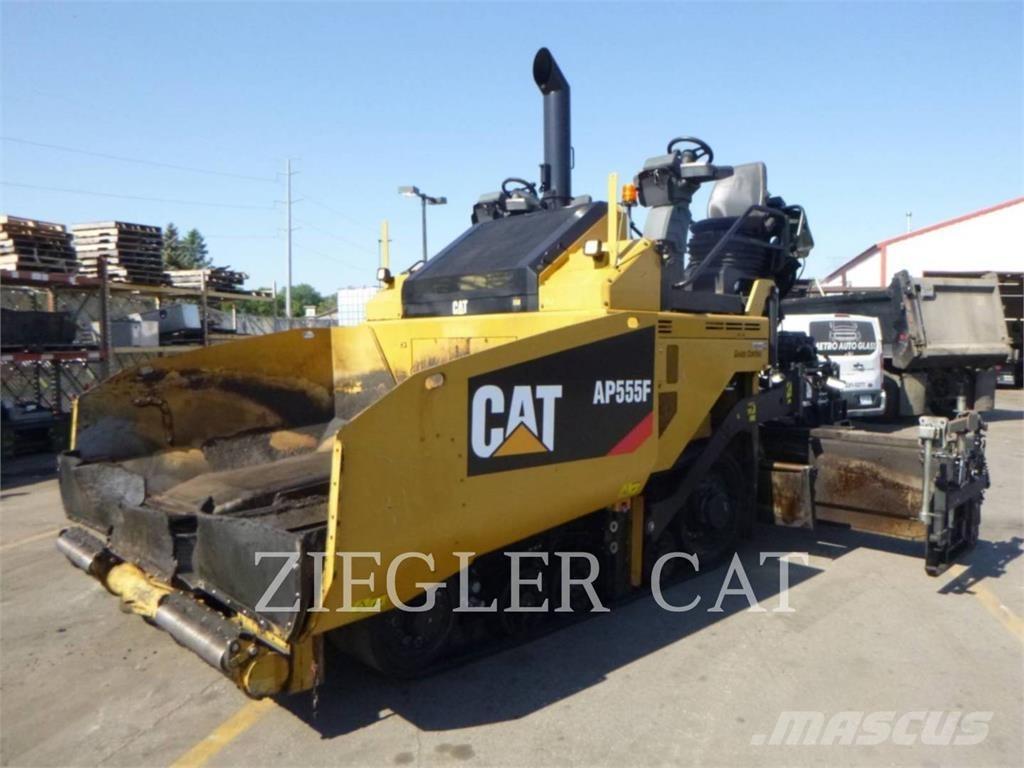 CAT AP555F Асфальтоукладчики