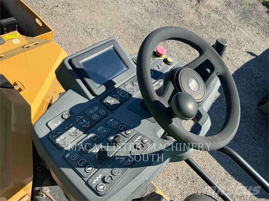 CAT AP555F Асфальтоукладчики