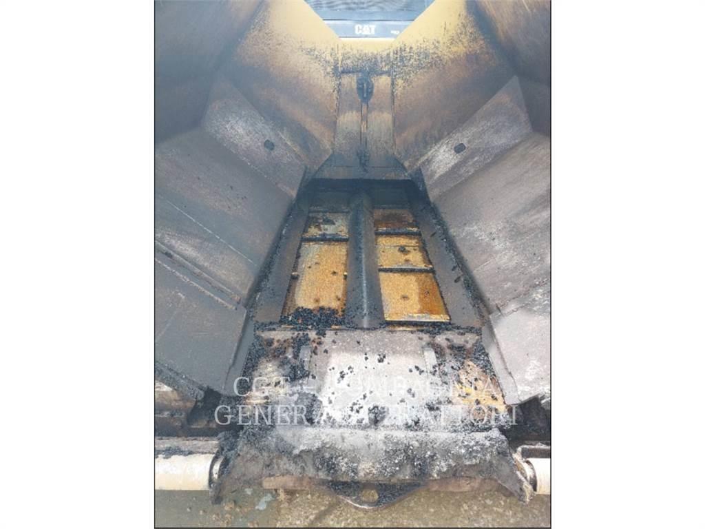 CAT AP600F Асфальтоукладчики
