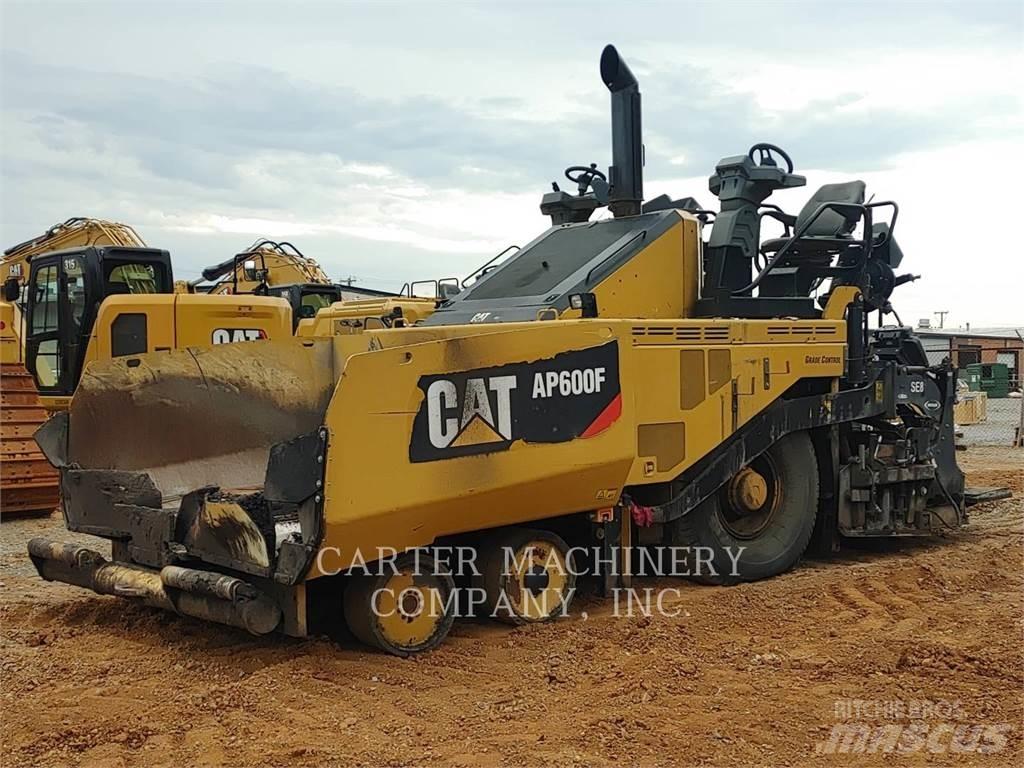 CAT AP600F Асфальтоукладчики