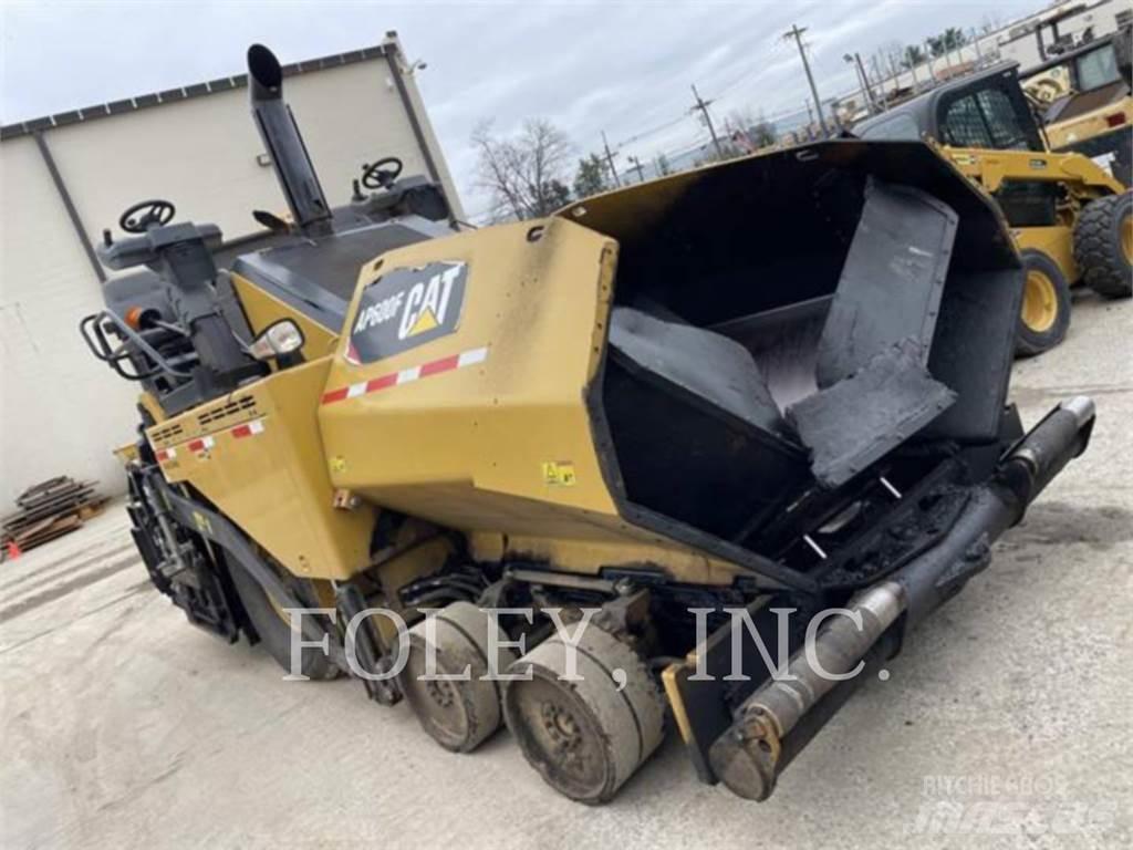 CAT AP600F Асфальтоукладчики