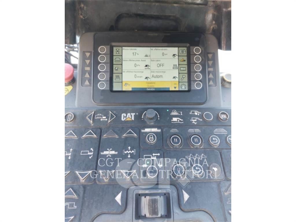 CAT AP600F Асфальтоукладчики
