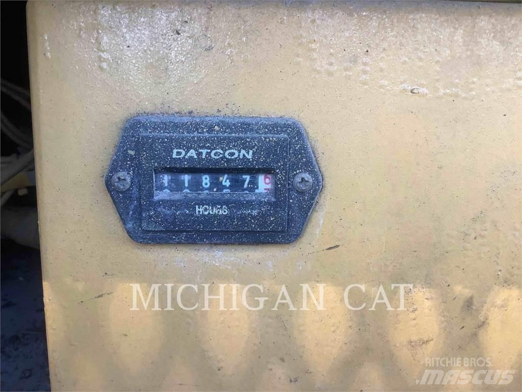 CAT AP650B Асфальтоукладчики