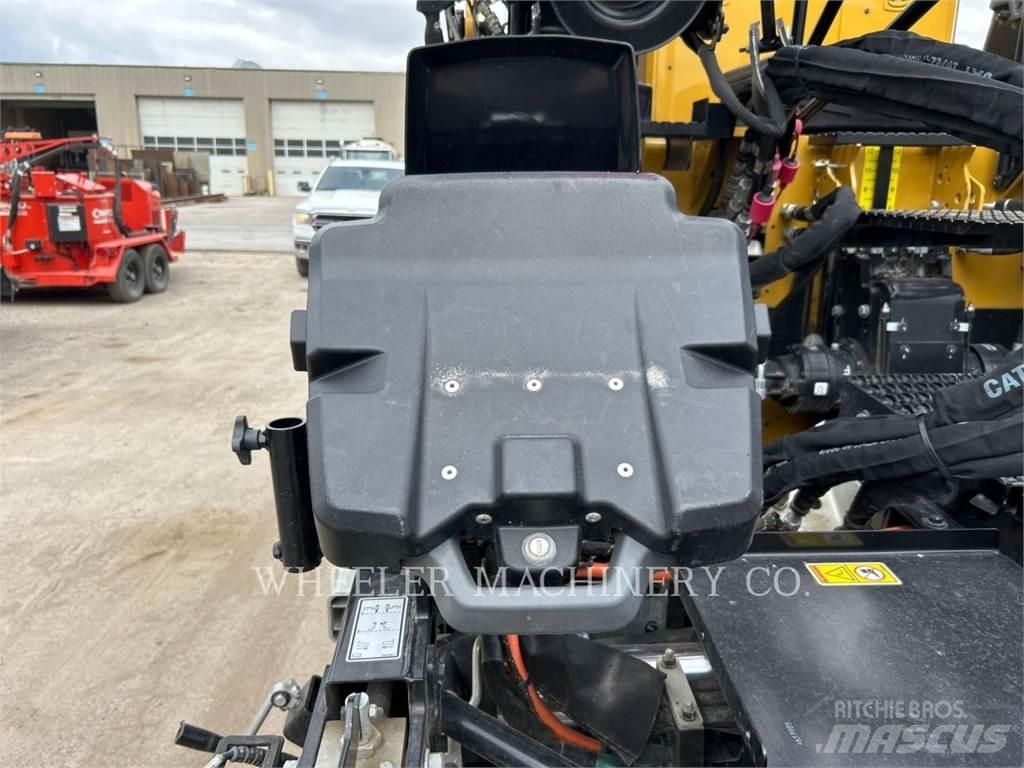 CAT AP655 Асфальтоукладчики