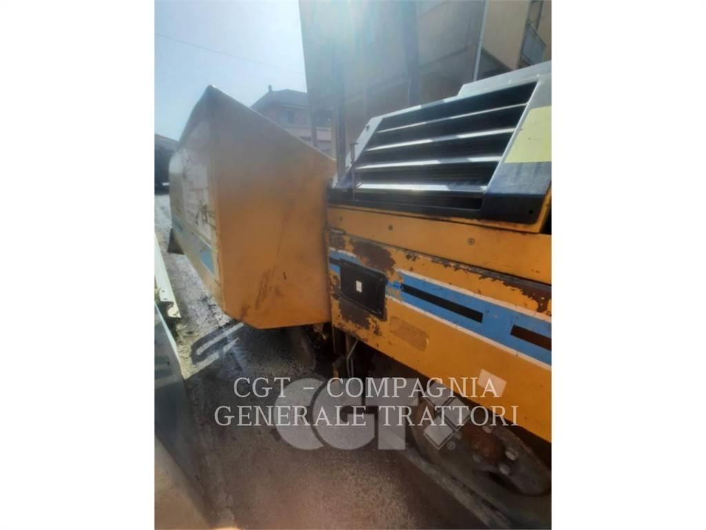 CAT BB730 Асфальтоукладчики