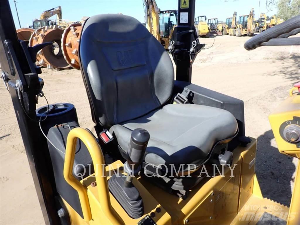 CAT CB1.7 Автогудронаторы
