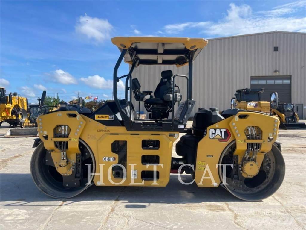 CAT CB10 Грунтовые катки