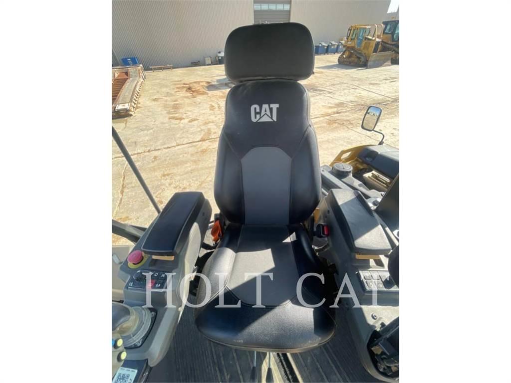 CAT CB10 Грунтовые катки