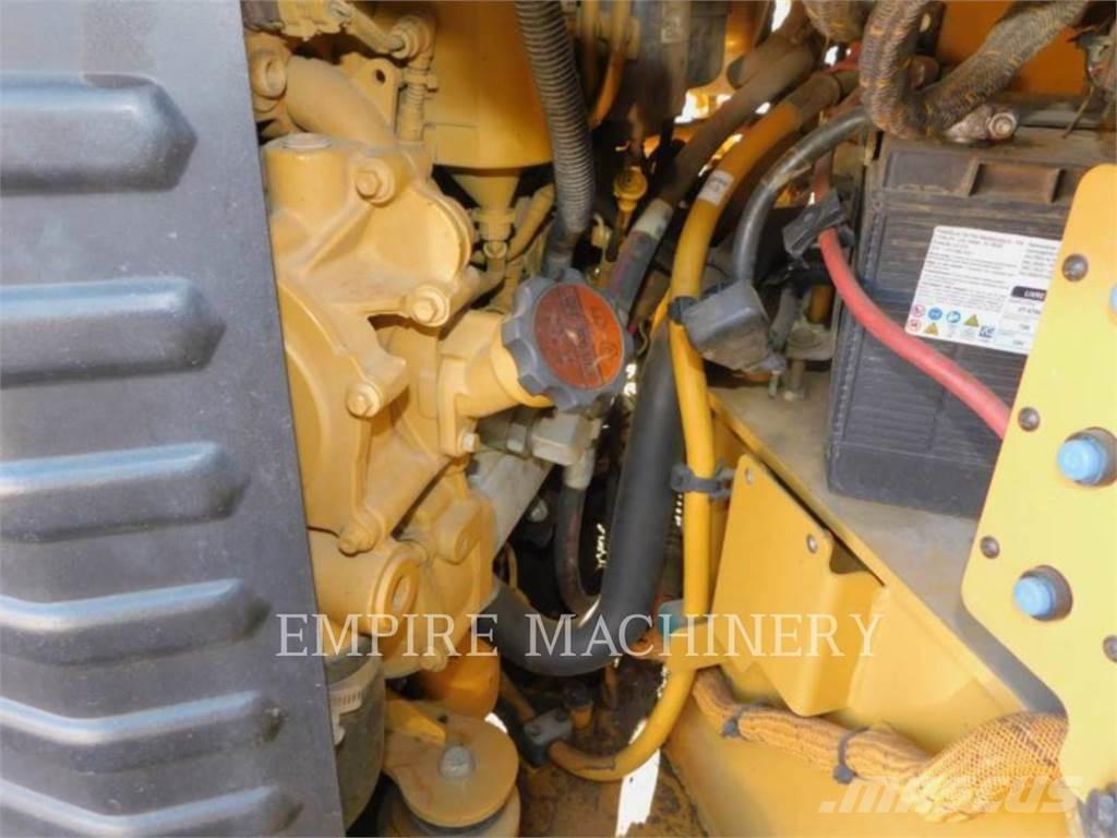 CAT CB10 Катки тротуарные