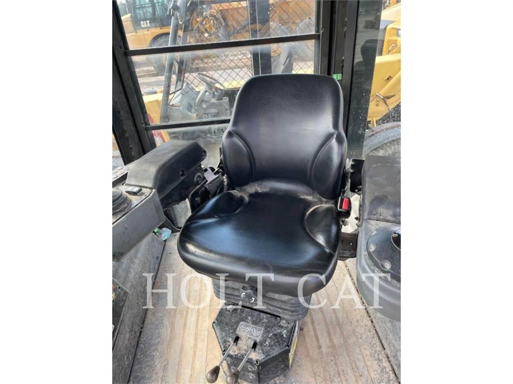 CAT CB10 Грунтовые катки