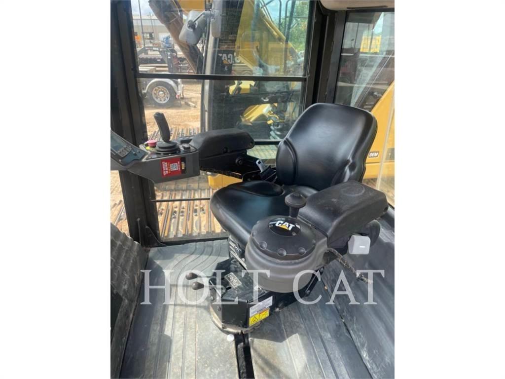 CAT CB10 Грунтовые катки