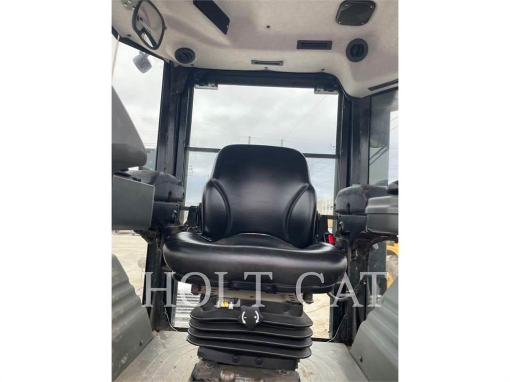 CAT CB10 Грунтовые катки