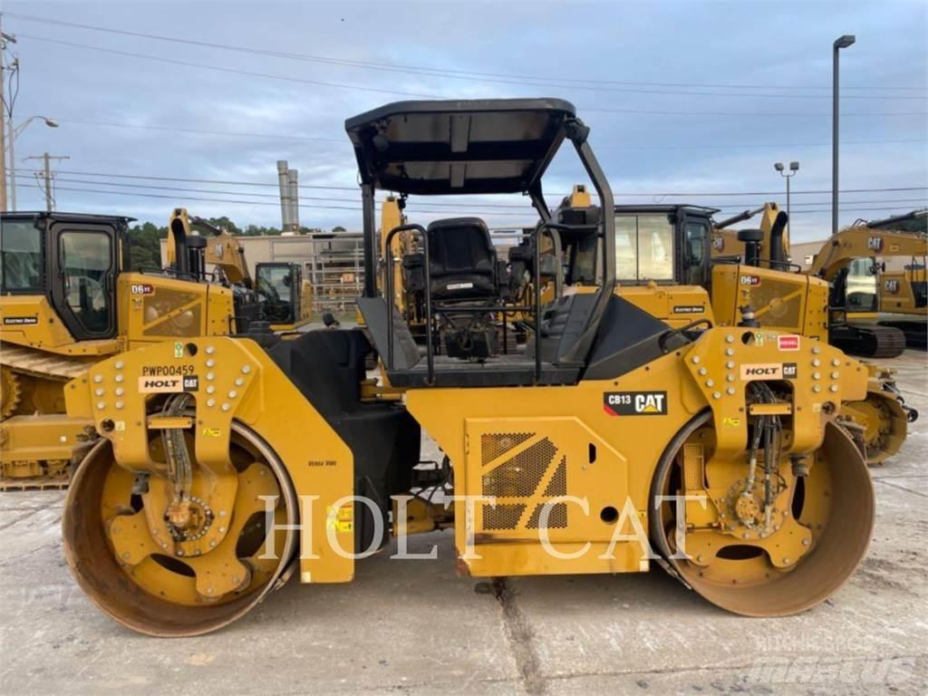 CAT CB13 Грунтовые катки