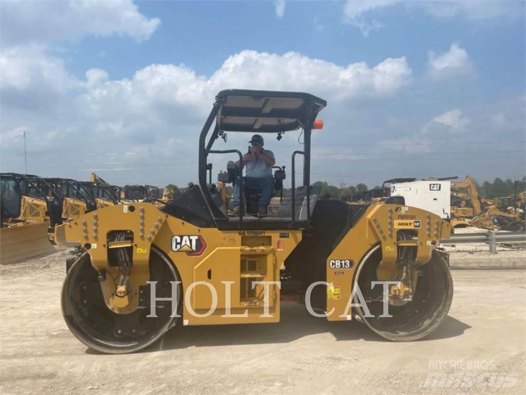 CAT CB13 Грунтовые катки