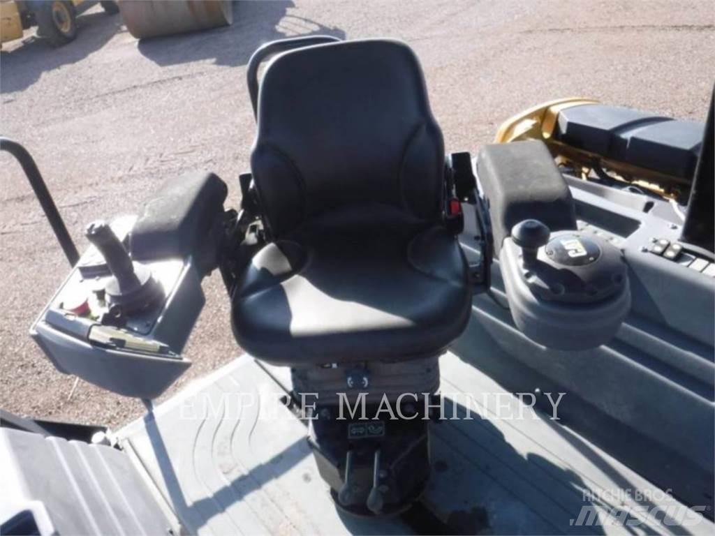 CAT CB13 Катки тротуарные
