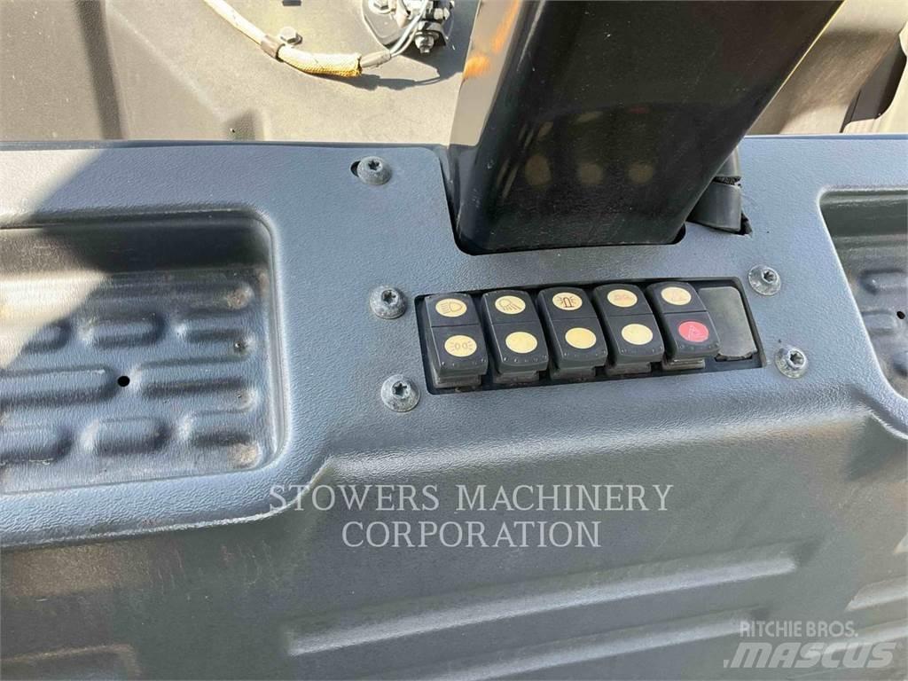 CAT CB13 Катки тротуарные