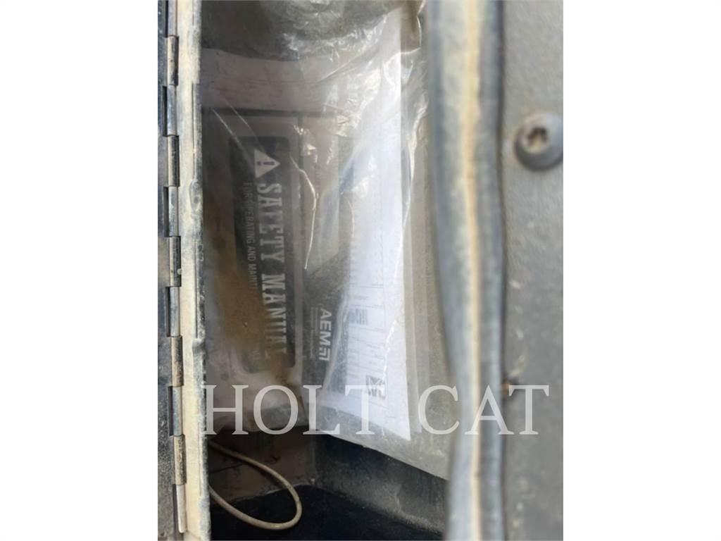 CAT CB13 Скреперы