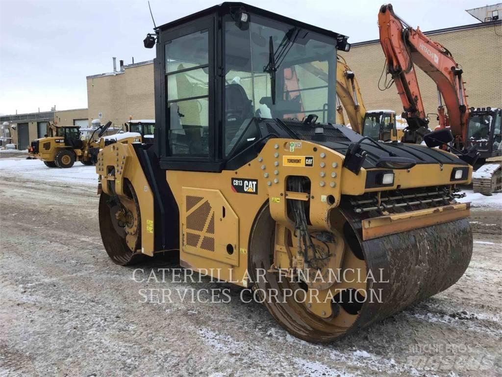 CAT CB13 Катки тротуарные