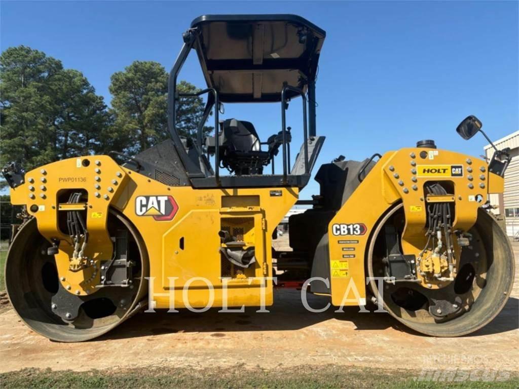 CAT CB13 Грунтовые катки