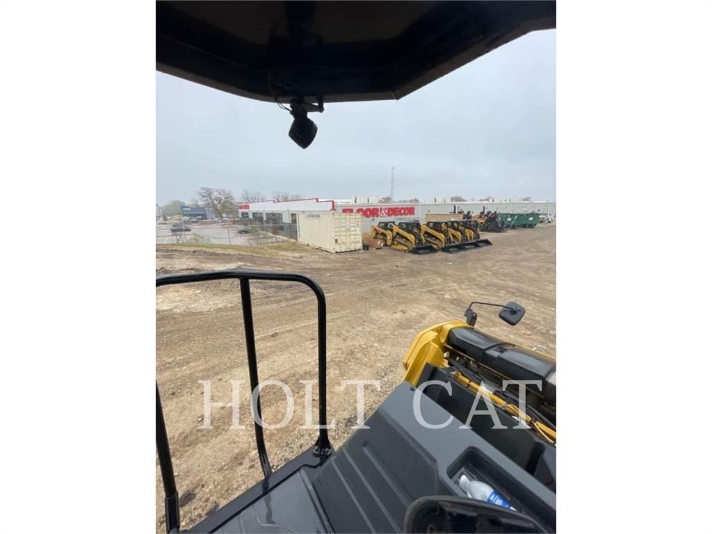 CAT CB13 Грунтовые катки