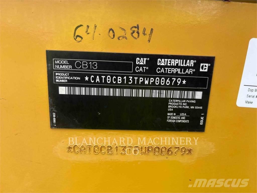 CAT CB13 Катки тротуарные